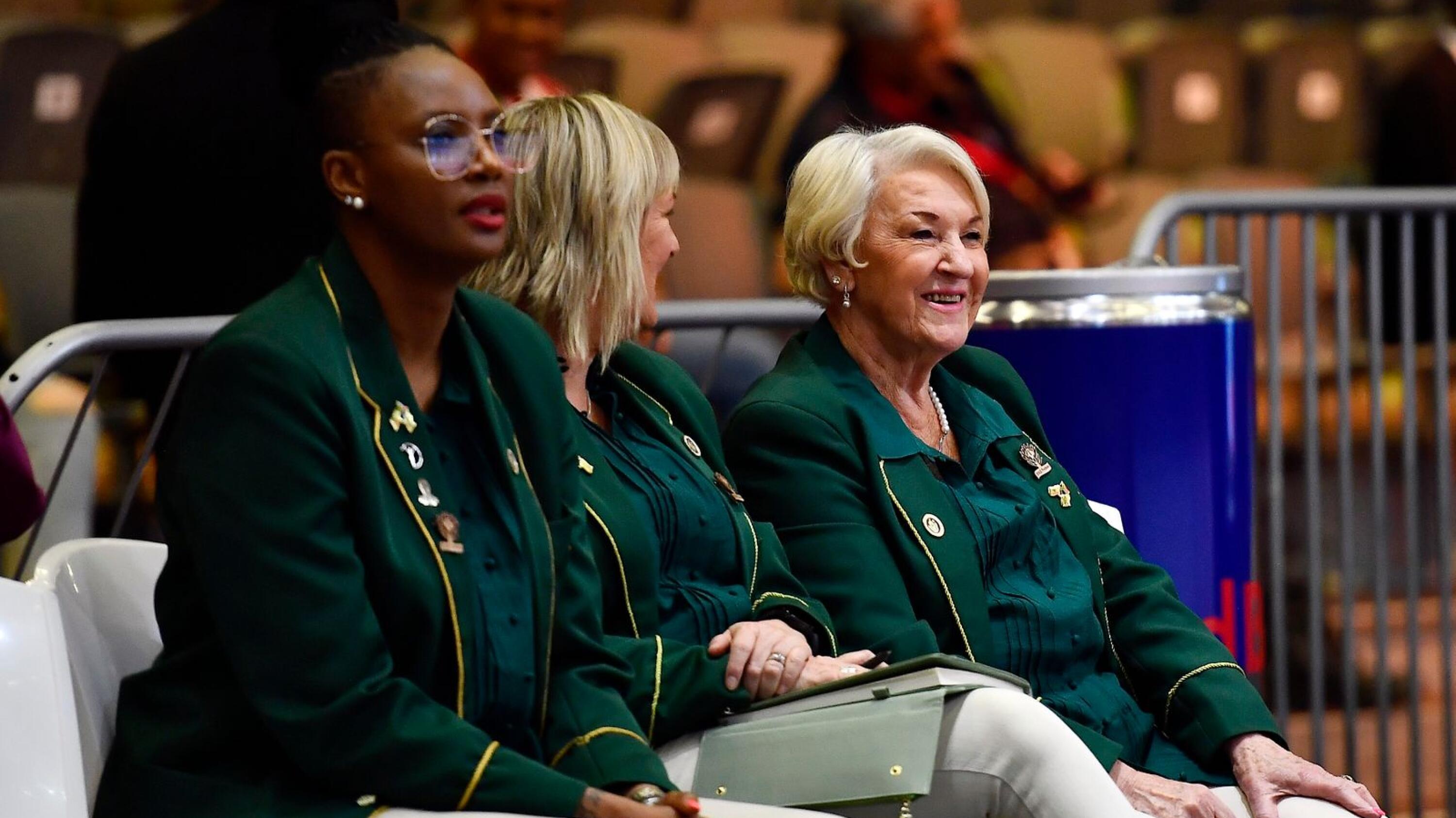  Dumisani Chauke of South Africa, Nicole Cussack assistant coach) and head coach Norma Plummer sit one the sidelines 
