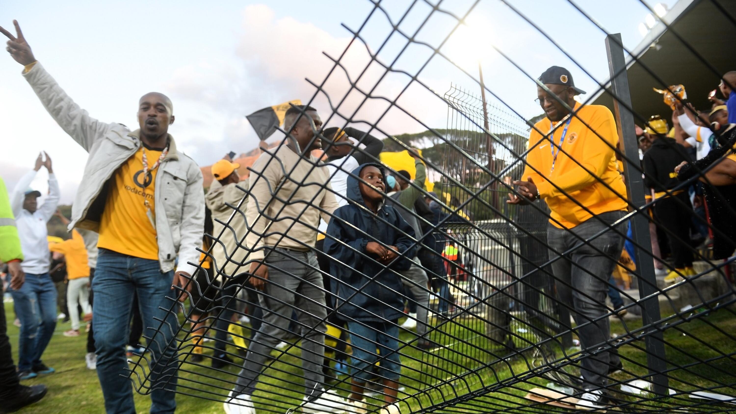 Kaizer Chiefs supporters invading the field