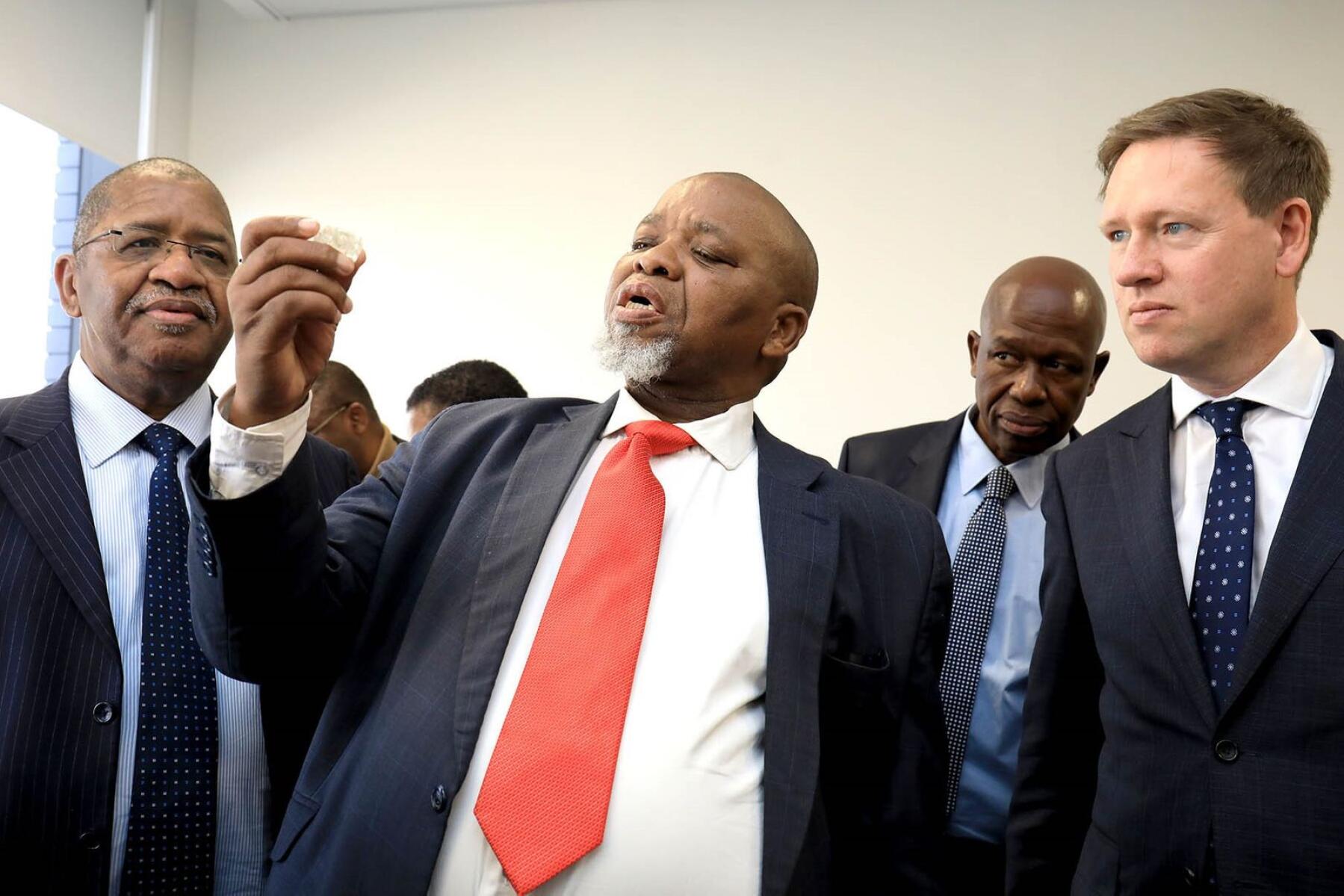 Mantashe asks De Beers not to leave NC - DFA