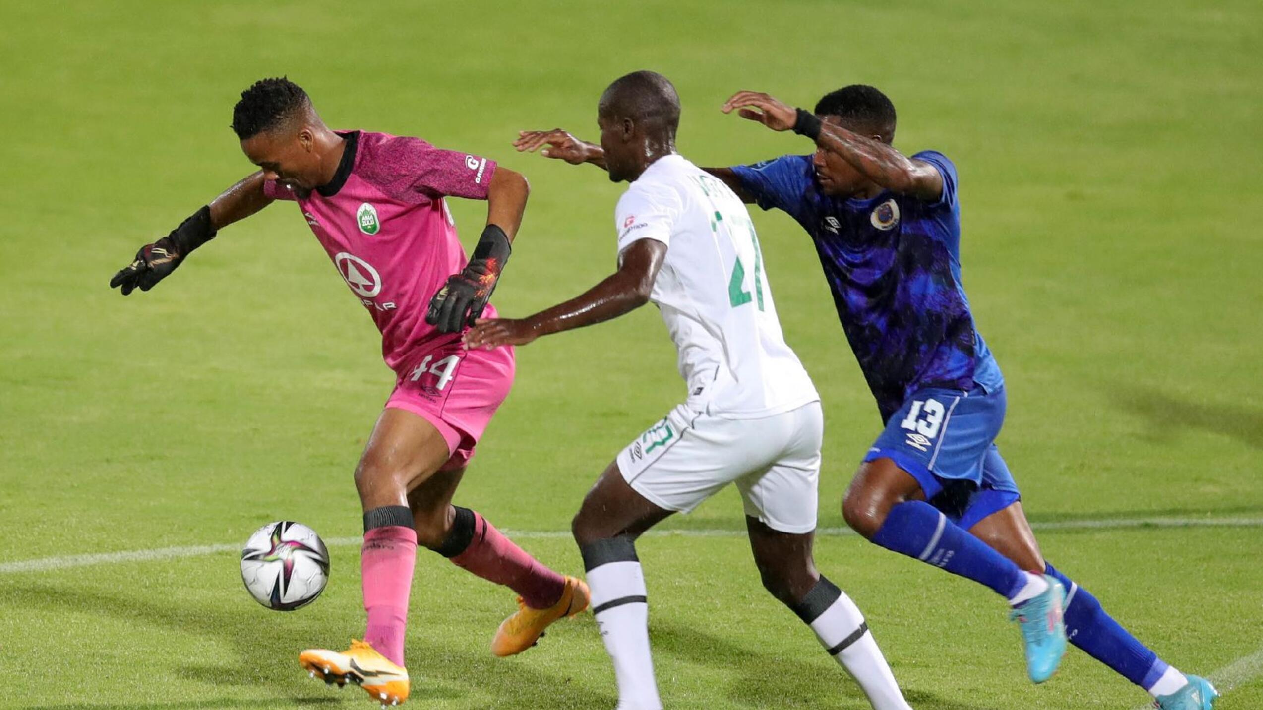 Veli Mothwa of AmaZulu is challenged by Thamsanqa Gabuza of Supersport United during their DStv Premiership match at Lucas Moripe Stadium in Tshwane on Saturday