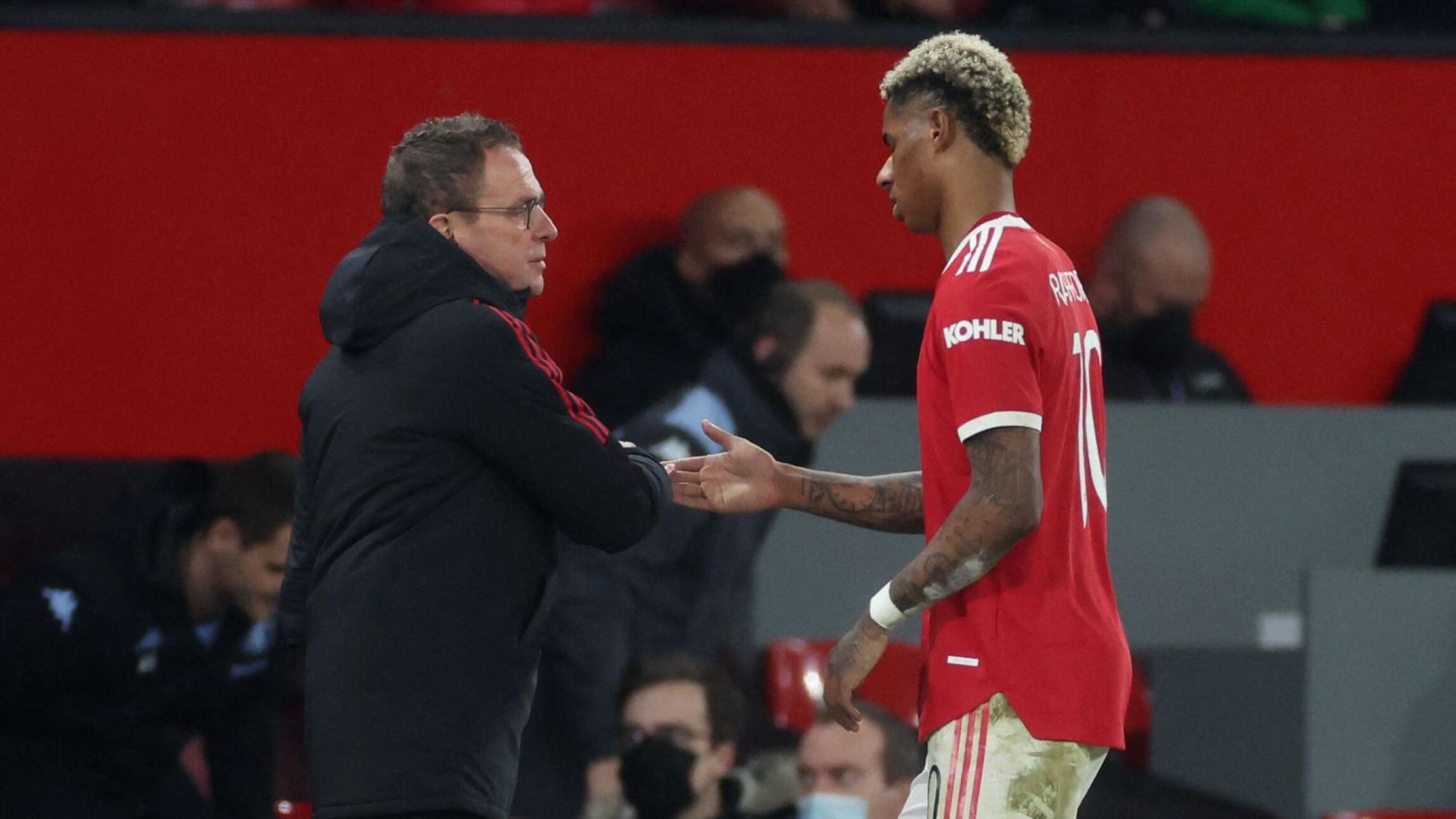 Manchester United's Marcus Rashford is substituted as manager Ralf Rangnick looks on during their FA Cup third round clash against Aston Villa on Monday