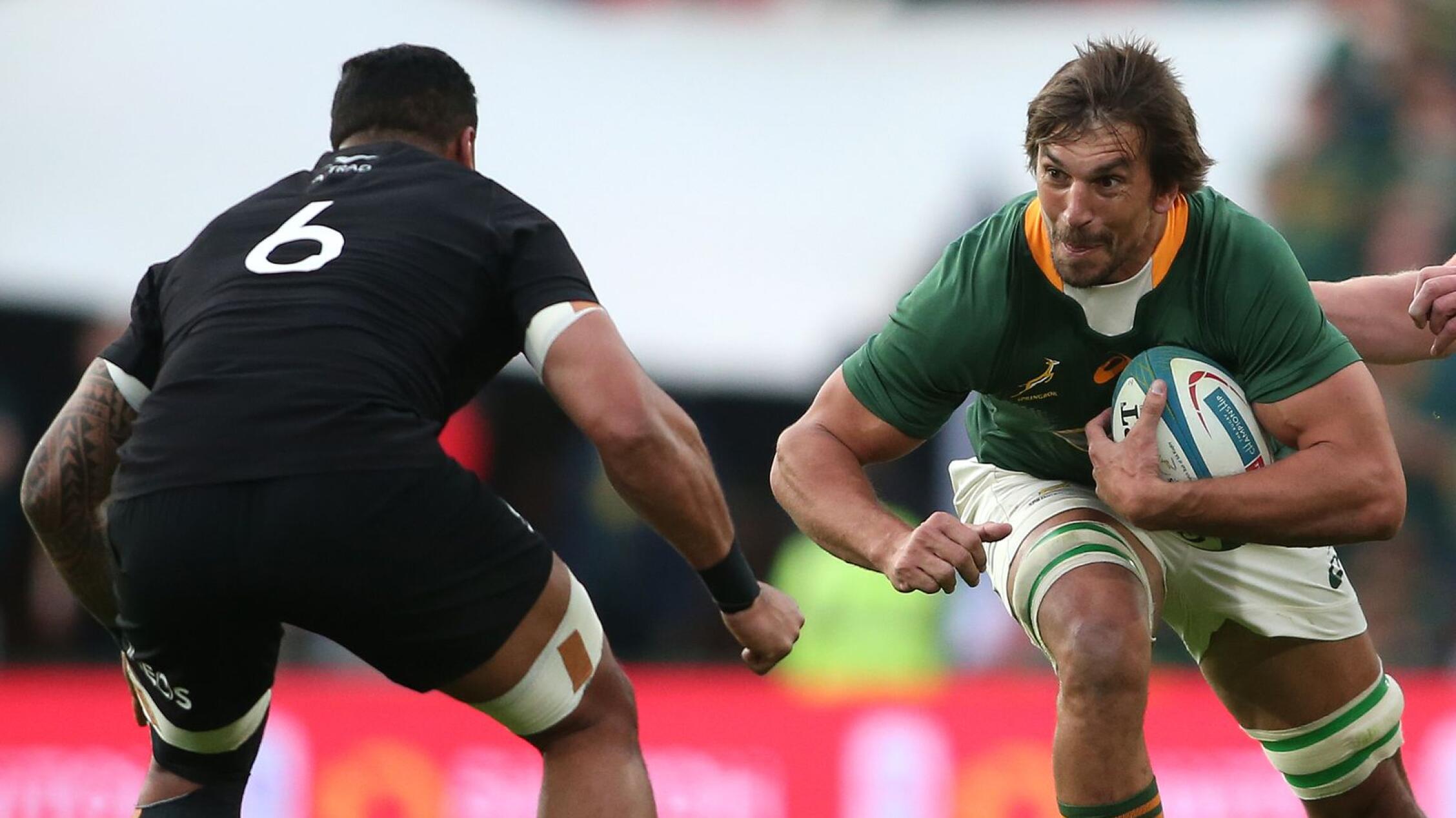 Eben Etzebeth of South Africa attempts to get past Shannon Frizell of New Zealand during the 2022 Castle Lager Rugby Championship match between South Africa and New Zealand held at Ellis Park in Johannesburg