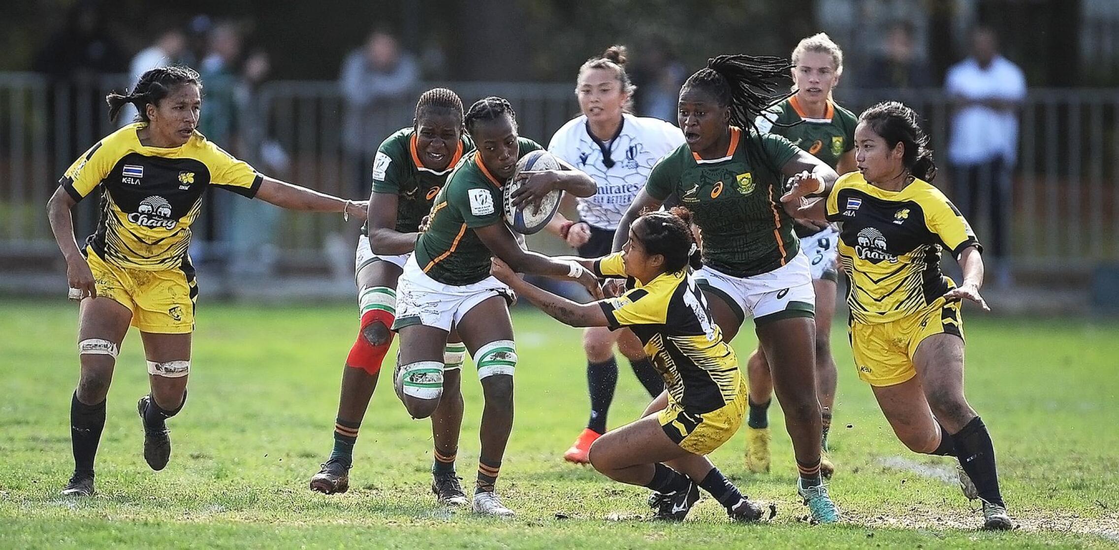 Kemiketso Baloyi with the ball for the Springbok Women’s Sevens team in their Challenger Series match against Thailand in Stellenbosch