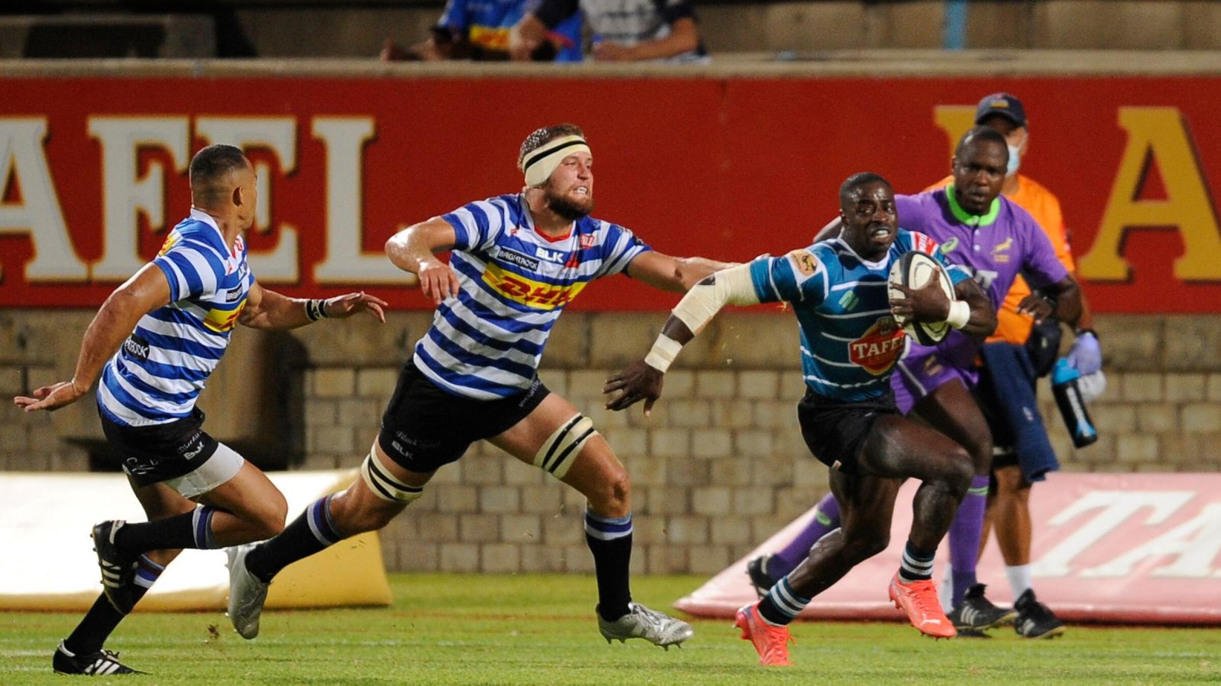 Luther Obi of Tafel Lager Griquas runs with the ball during their Carling Currie Cup match against Western Province at Tafel Lager Park in Kimberley on Friday