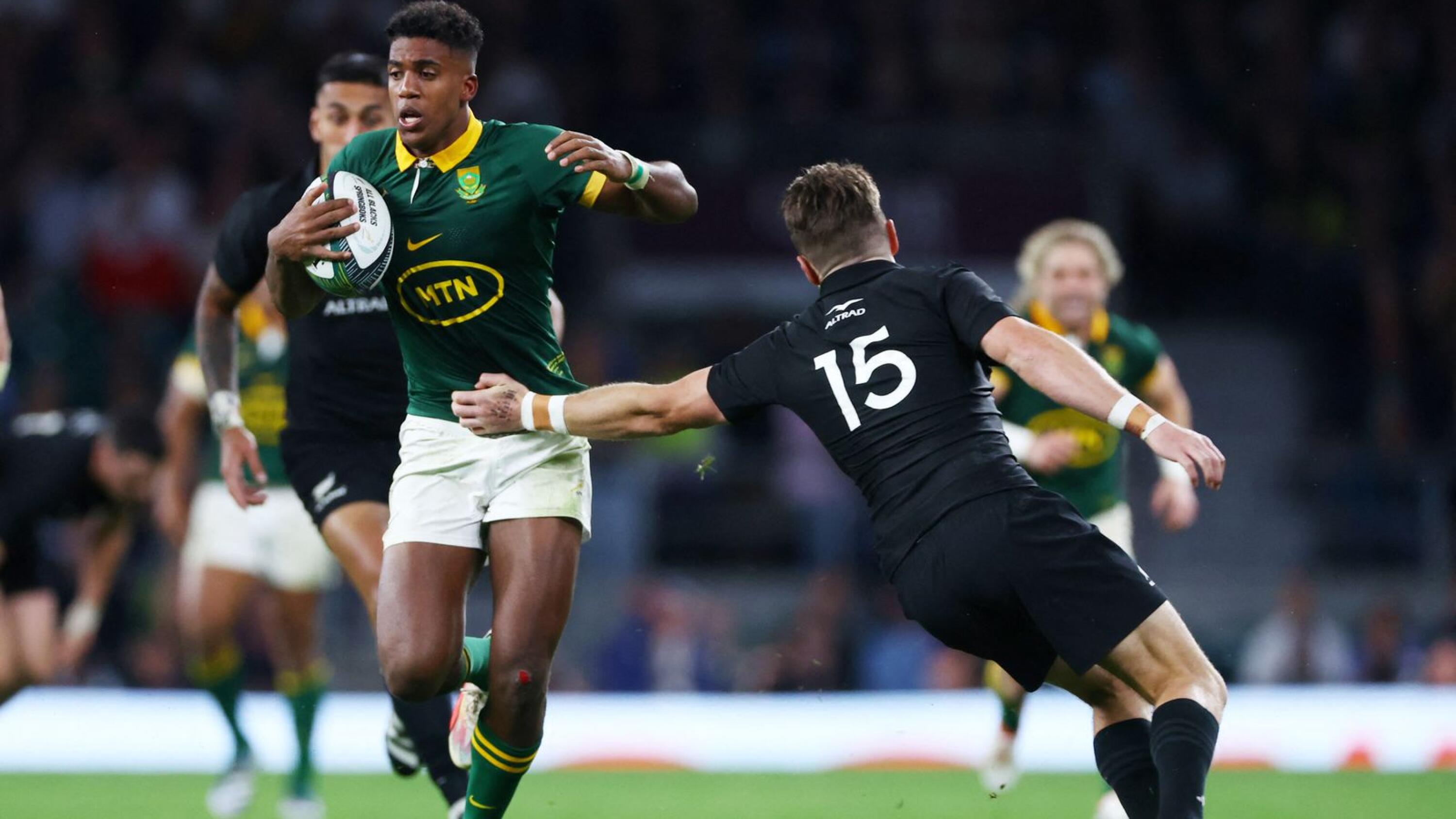 Springboks star Canan Moodie goes on the run against the All Blacks.